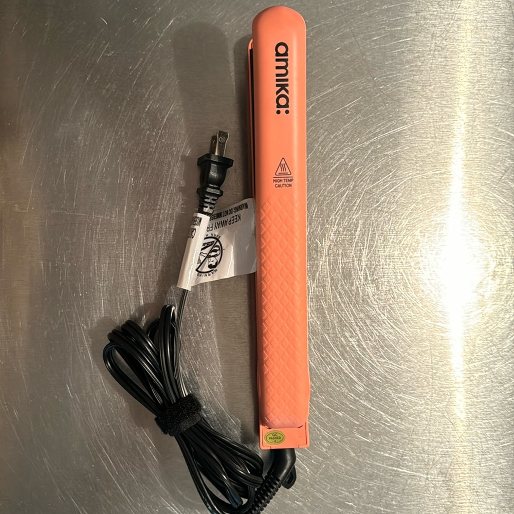 Amika flat Iron